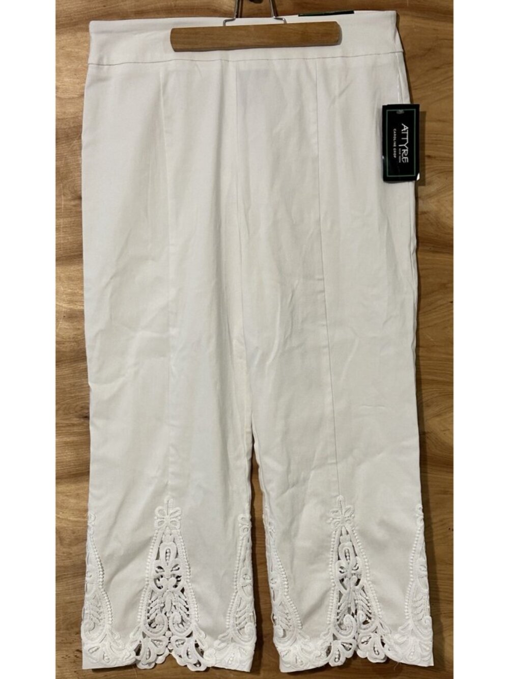 NWT Attyre Pants Womens 12 Caroline Crop Capri Pull On Stretch Lace Cutout White